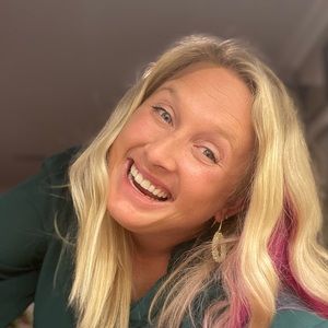 Meet your Posher, Casey